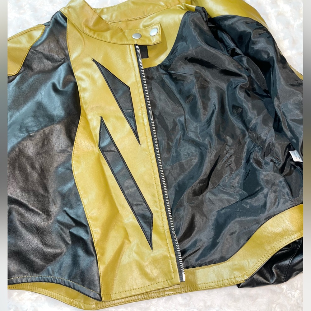 Women’s fashion jacket